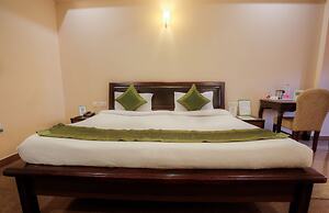 Treebo Shivam Inn Near Singapore Mall