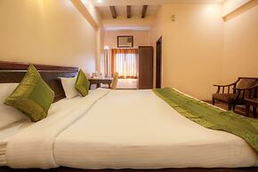 Treebo Shivam Inn Near Singapore Mall