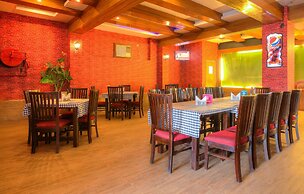 Treebo Shivam Inn Near Singapore Mall