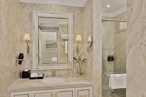 Melia Vinpearl Cua Hoi Beach Resort