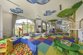 Melia Vinpearl Cua Hoi Beach Resort