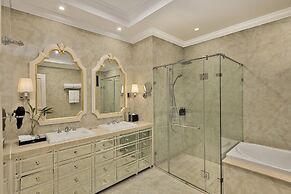 Melia Vinpearl Cua Hoi Beach Resort