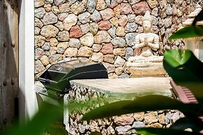 Baan Buaa - 3 Bedroom Beach Side Villa