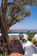 Maris Lindos, Suites and Apartments