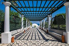 Maris Lindos, Suites and Apartments