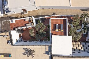 Maris Lindos, Suites and Apartments