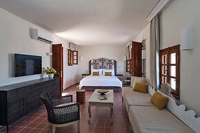 Maris Lindos, Suites and Apartments