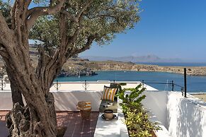 Maris Lindos, Suites and Apartments