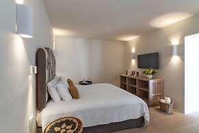 Maris Lindos, Suites and Apartments