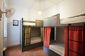 WOT Lisbon Patio - Hostel