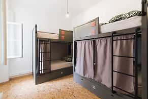 WOT Lisbon Patio - Hostel