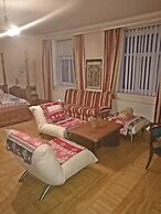 Sunny Grand Apartment By Old Town