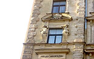 Sunny Grand Apartment By Old Town