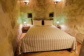 Sultan Cave Suites