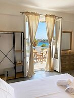 Agnadi Syros Beachfront Studios & Rooms