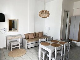 Agnadi Syros Beachfront Studios & Rooms