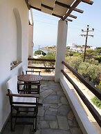 Agnadi Syros Beachfront Studios & Rooms