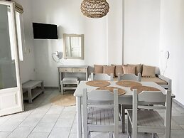 Agnadi Syros Beachfront Studios & Rooms