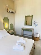 Agnadi Syros Beachfront Studios & Rooms