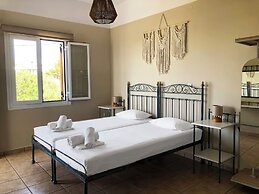 Agnadi Syros Beachfront Studios & Rooms