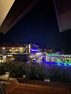 Dolphin Apart & Hotel