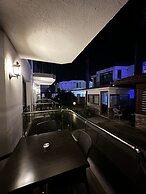 Dolphin Apart & Hotel