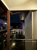 Dolphin Apart & Hotel