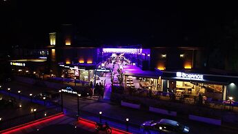 Dolphin Apart & Hotel