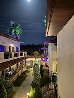 Dolphin Apart & Hotel