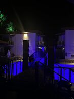 Dolphin Apart & Hotel