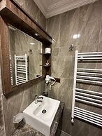 Dolphin Apart & Hotel