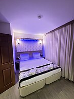 Dolphin Apart & Hotel