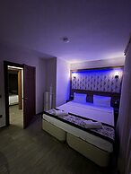 Dolphin Apart & Hotel