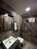 Dolphin Apart & Hotel