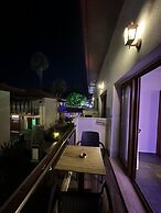 Dolphin Apart & Hotel