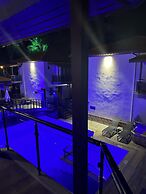 Dolphin Apart & Hotel