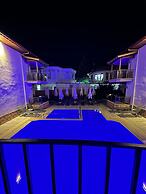 Dolphin Apart & Hotel