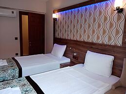 Dolphin Apart & Hotel