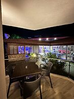 Dolphin Apart & Hotel