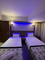 Dolphin Apart & Hotel