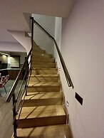 Dolphin Apart & Hotel