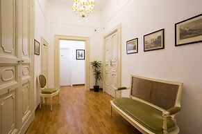 Napoli Class Luxury Rooms & Suites