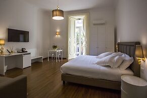 Napoli Class Luxury Rooms & Suites