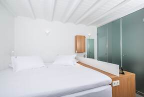 Dreambox Mykonos Suites