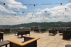 Joinery Hotel Pittsburgh, Curio Collection by Hilton