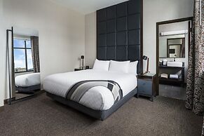 Joinery Hotel Pittsburgh, Curio Collection by Hilton