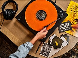 Joinery Hotel Pittsburgh, Curio Collection by Hilton