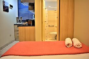 Kangaroo Wasi Airport Bed & Breakfast