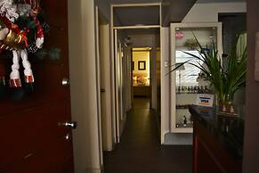 Kangaroo Wasi Airport Bed & Breakfast