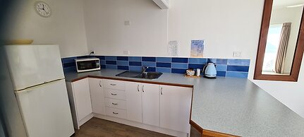 Cardwell Beachfront Motel